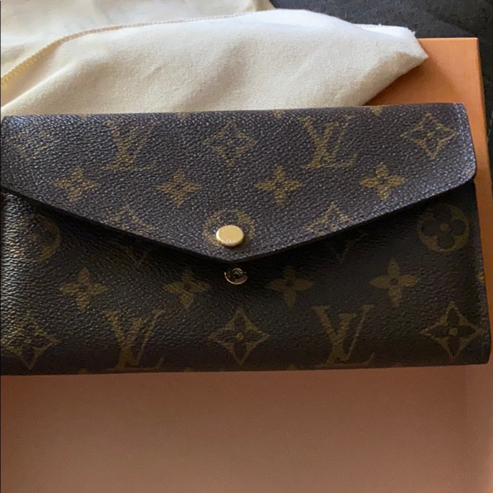 Louis Vuitton Sarah wallet